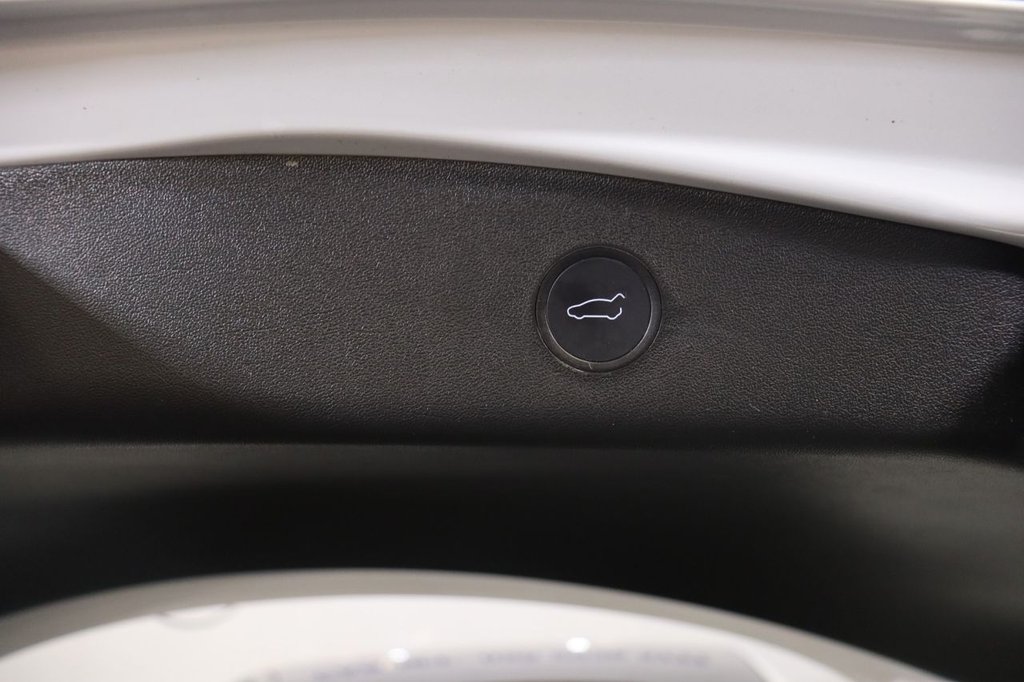 Used Tesla Model 3 2021 for sale - 77936880: Photo 8