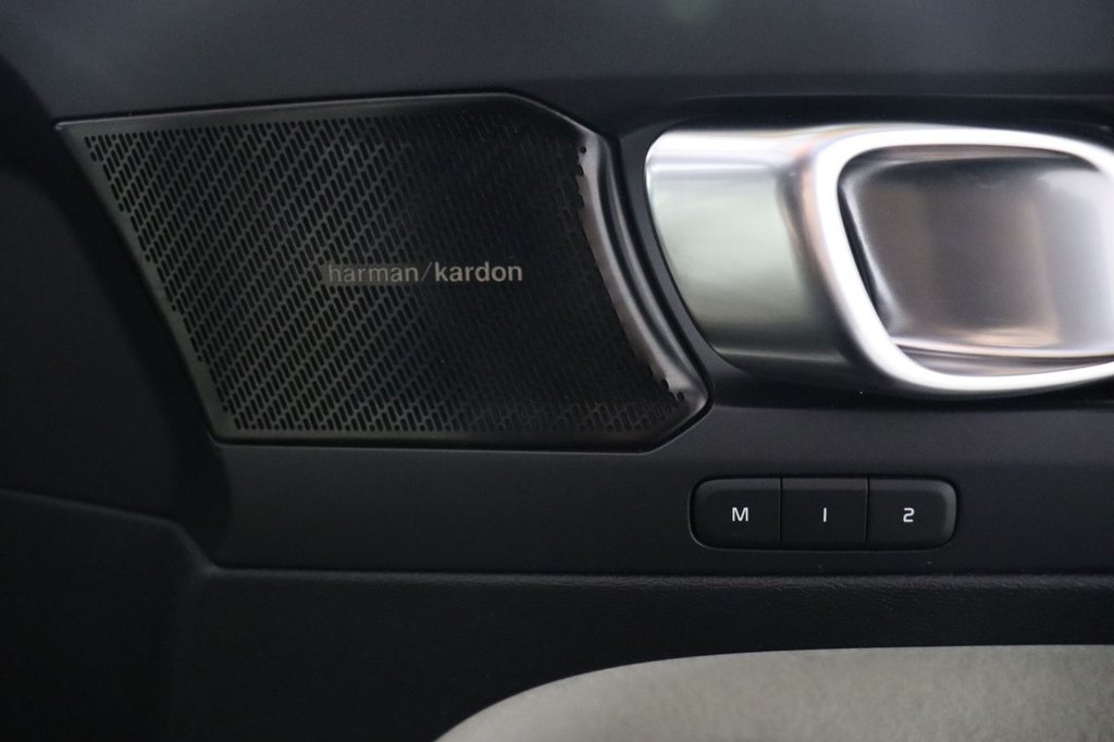 Used Volvo XC40 2022 for sale - 76323296: Photo 10