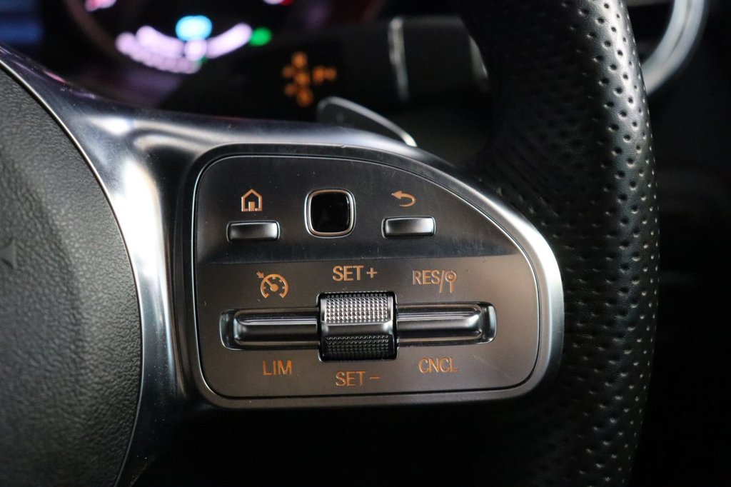 Used Mercedes-Benz GLC 2020 for sale - 76923320: Photo 31