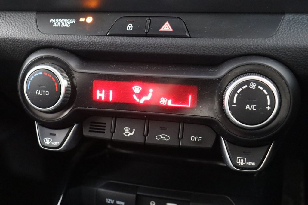 Used Kia Stonic 2018 for sale - 76291997: Photo 28