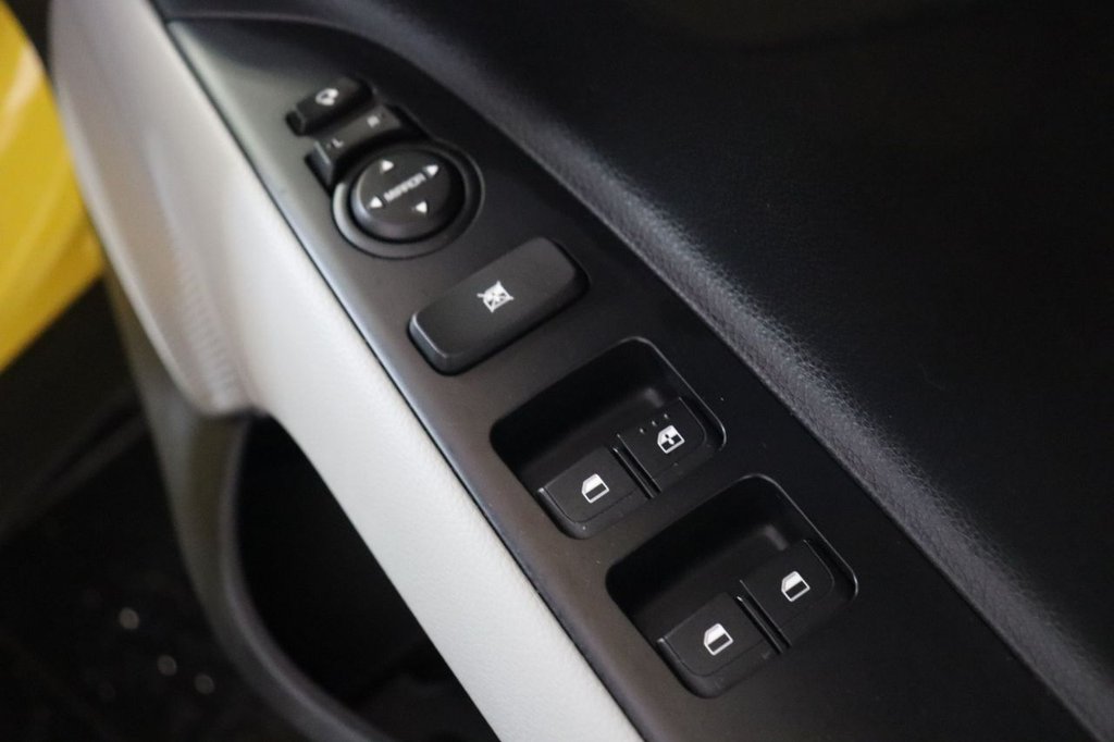 Used Kia Stonic 2018 for sale - 76291997: Photo 33