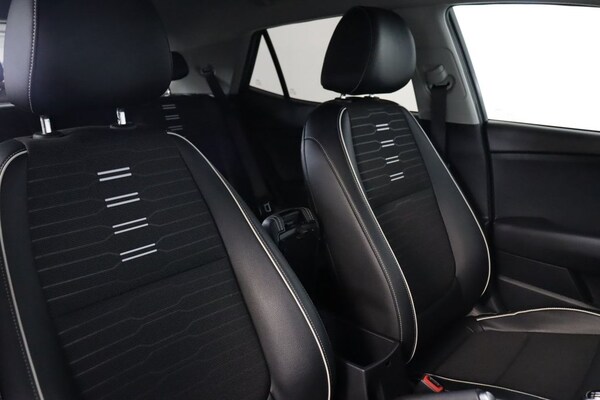 Used Kia Stonic 2022 for sale - 68792276: Photo 22