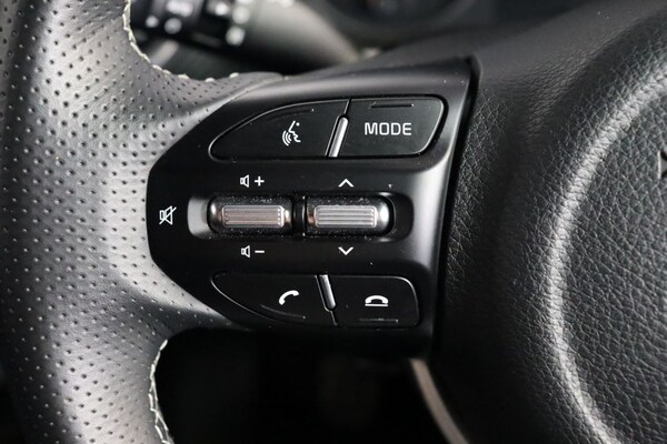 Used Kia Stonic 2022 for sale - 68792276: Photo 23