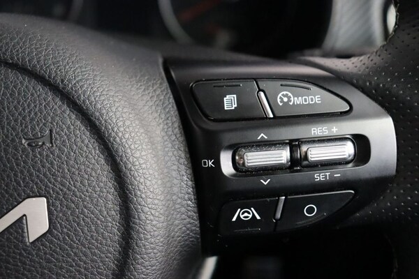 Used Kia Stonic 2022 for sale - 68792276: Photo 24