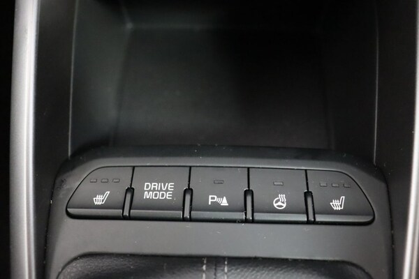 Used Kia Stonic 2022 for sale - 68792276: Photo 25
