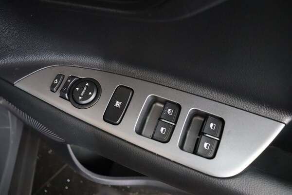 Used Kia Stonic 2022 for sale - 68792276: Photo 28