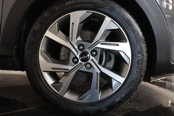 Used Kia Stonic 2022 for sale - 68792276: Photo 30