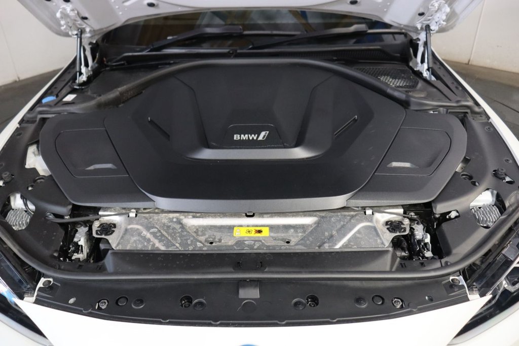 Used BMW i4 2022 for sale - 76098173: Photo 14