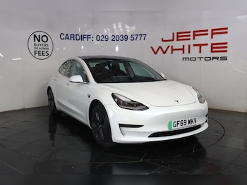 2019 (69) - Standard Range Plus 4dr Auto (PAN ROOF, FULL LEATHER)