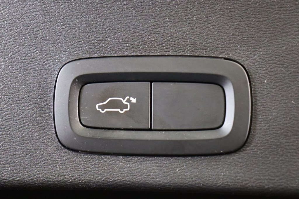 Used Volvo XC40 2020 for sale - 76454533: Photo 23