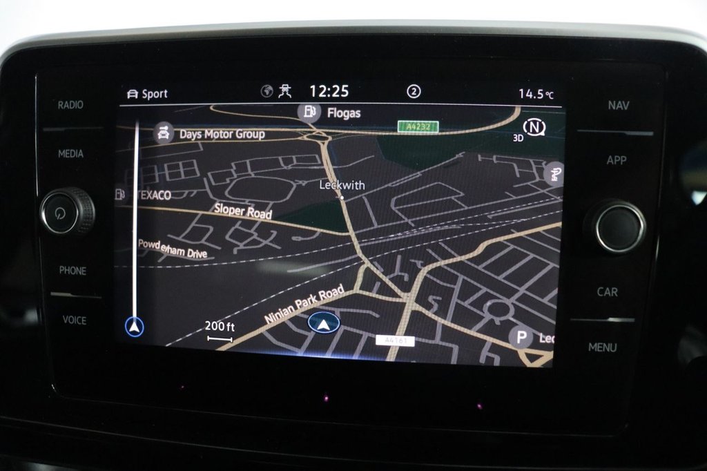 Used Volkswagen T-Roc 2023 for sale - 76430380: Photo 2