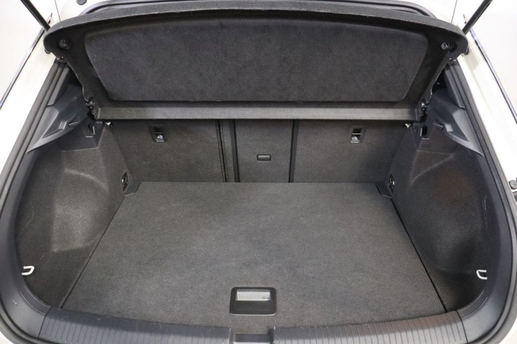 Used Volkswagen T-Roc 2023 for sale - 76430380: Photo 22