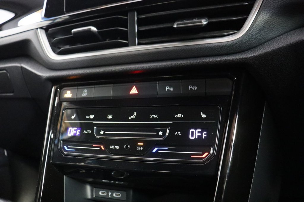 Used Volkswagen T-Roc 2023 for sale - 76430380: Photo 28