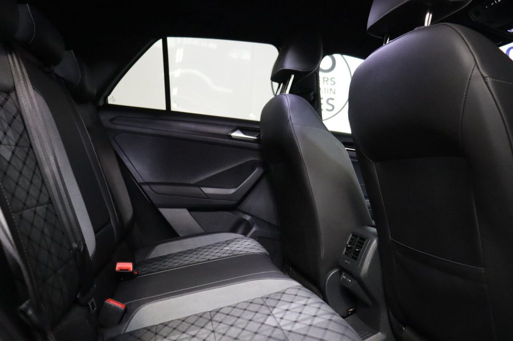 Used Volkswagen T-Roc 2023 for sale - 76430380: Photo 30