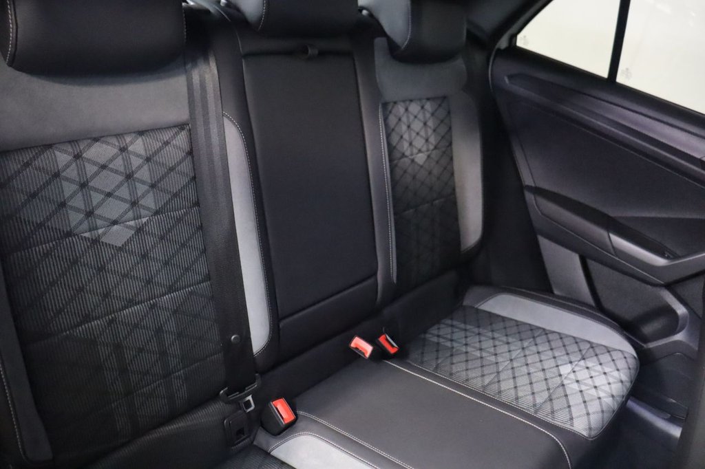Used Volkswagen T-Roc 2023 for sale - 76430380: Photo 31