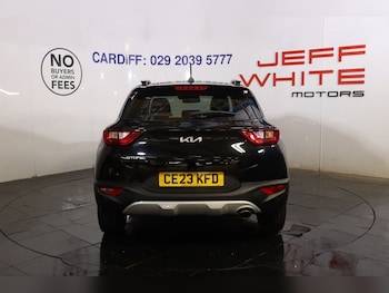 Used Kia Stonic 2023 for sale - 77084052: Photo