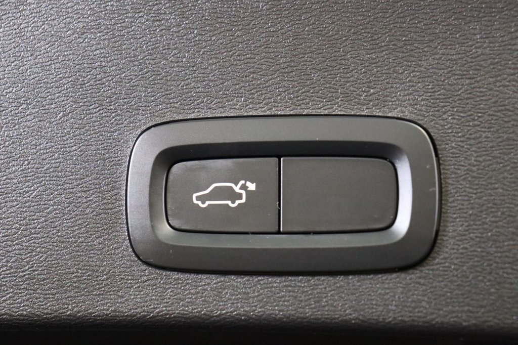 Used Volvo XC40 2025 for sale - 76361551: Photo 19