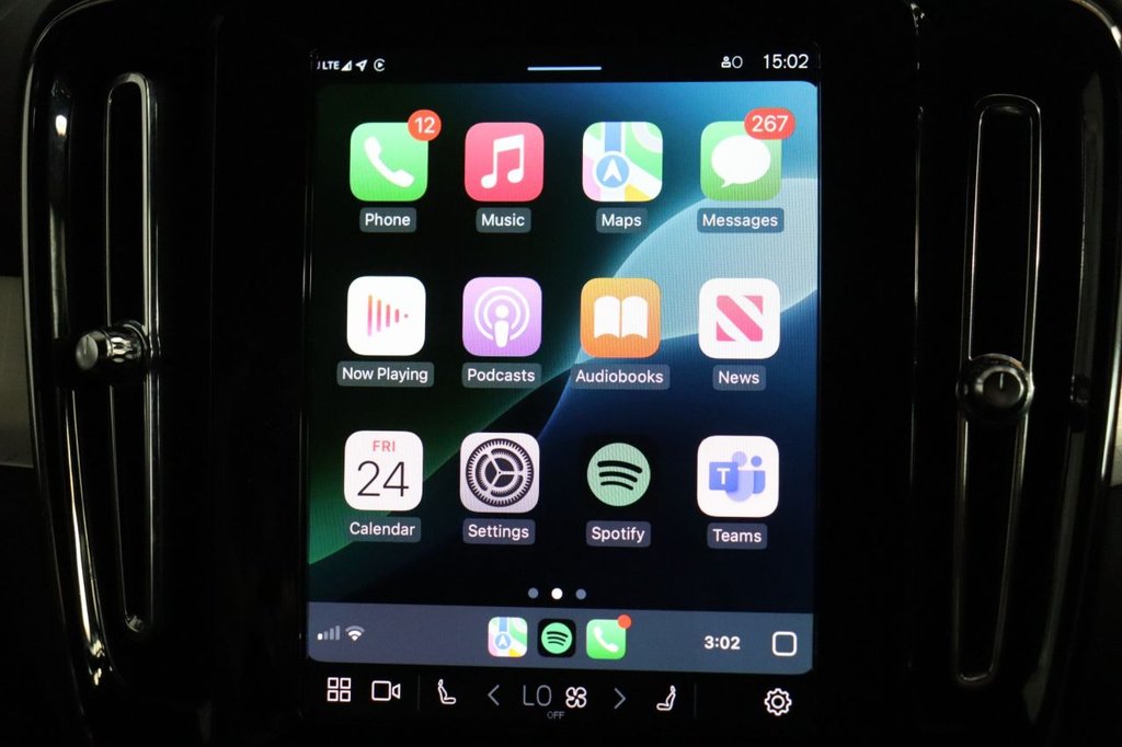 Used Volvo XC40 2025 for sale - 76361551: Photo 2