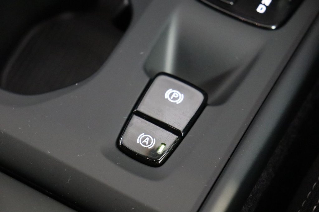 Used Volvo XC40 2025 for sale - 76361551: Photo 26