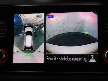 Used Nissan Leaf 2021 for sale - 77302117: Photo