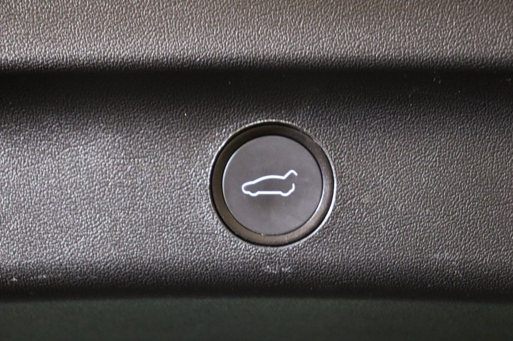 Used Tesla Model Y 2023 for sale - 76977469: Photo 23