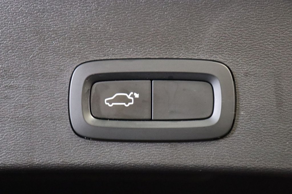 Used Volvo XC40 2022 for sale - 76148098: Photo 24