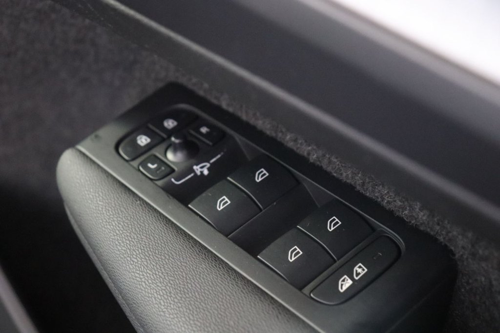 Used Volvo XC40 2022 for sale - 76148098: Photo 37