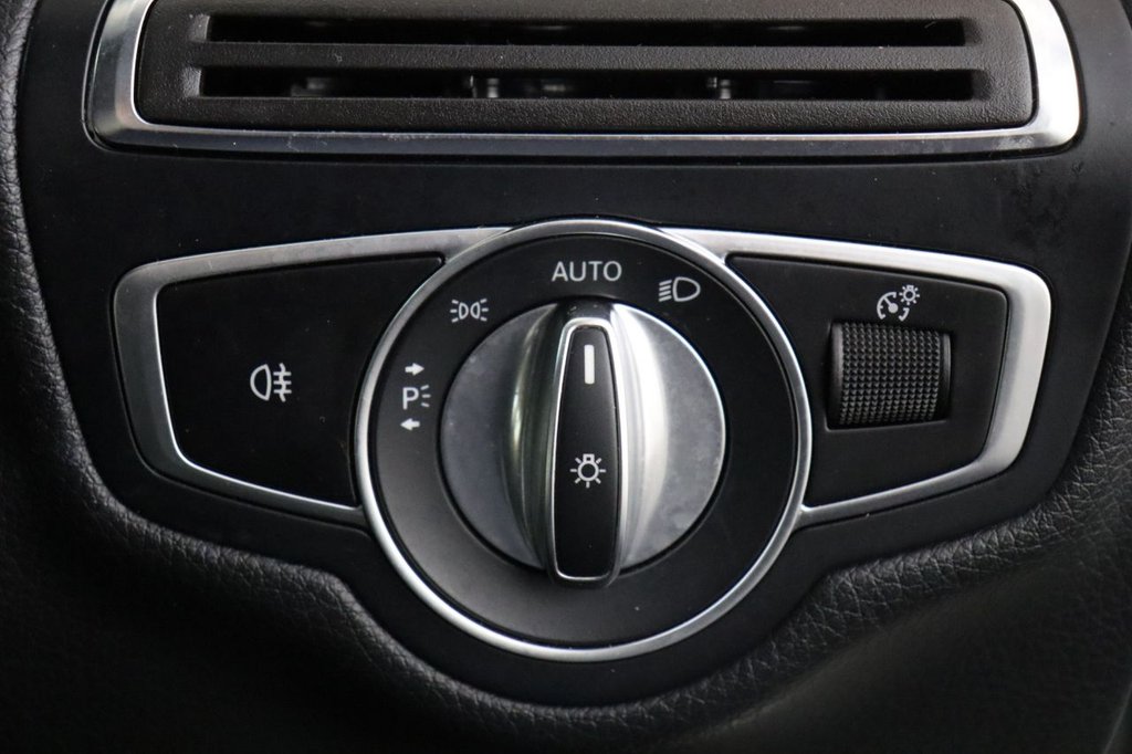 Used Mercedes-Benz GLC 2018 for sale - 76910127: Photo 22