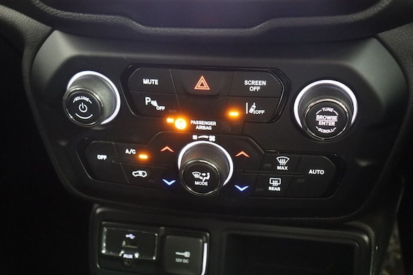 Used Jeep Renegade 2021 for sale - 75158825: Photo 30