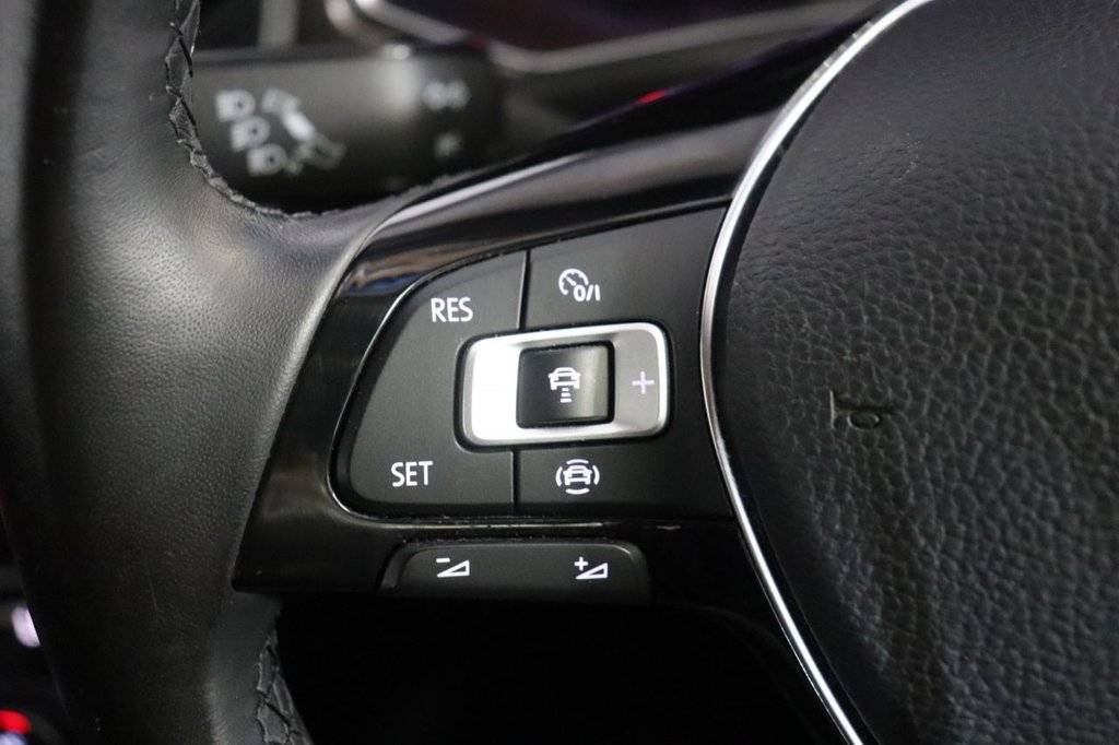 Used Volkswagen T-Roc 2019 for sale - 77850300: Photo 23