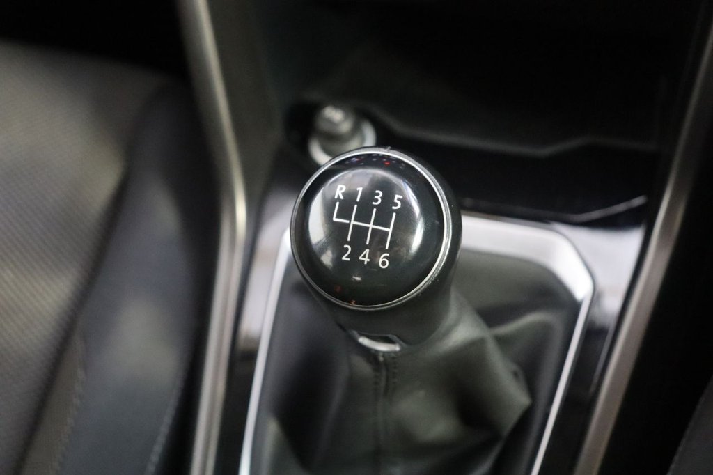 Used Volkswagen T-Roc 2019 for sale - 77850300: Photo 25