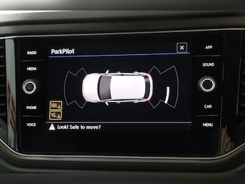 Used Volkswagen T-Roc 2019 for sale - 77850300: Photo