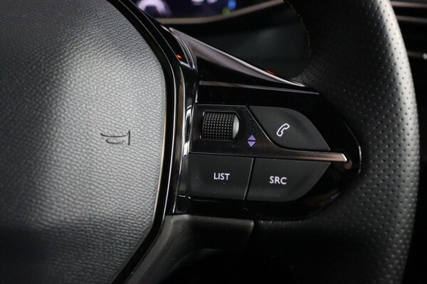 Used Peugeot E-2008 2022 for sale - 75630447: Photo 30
