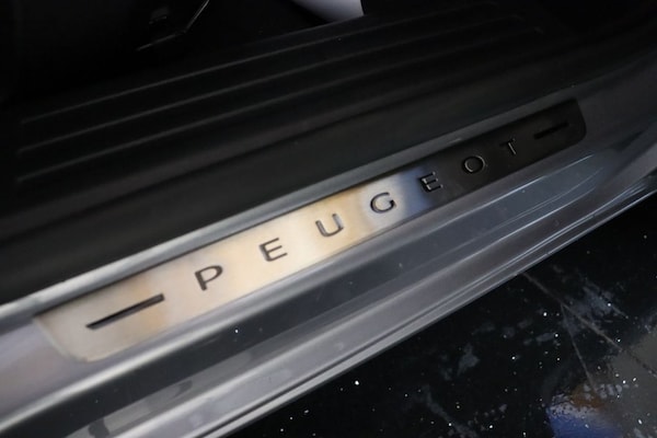 Used Peugeot E-2008 2022 for sale - 75630447: Photo 9