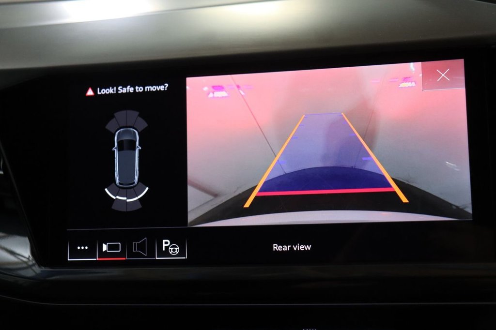 Used Audi Q4 e-tron 2023 for sale - 76973802: Photo 3