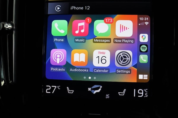 Used Volvo XC40 2023 for sale - 76297099: Photo 2