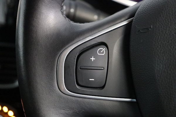 Used Renault Clio 2018 for sale - 76303558: Photo 24