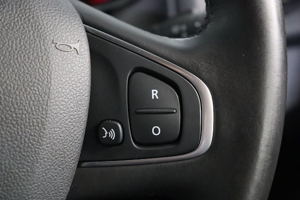 Used Renault Clio 2018 for sale - 76303558: Photo 25