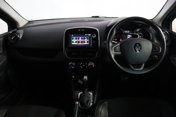Used Renault Clio 2018 for sale - 76303558: Photo 2