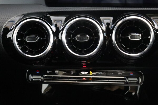 Used Mercedes-Benz CLA 2022 for sale - 75675604: Photo 32