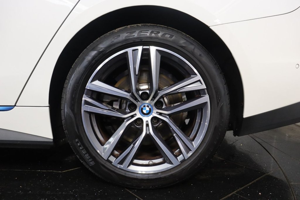 Used BMW i4 2022 for sale - 76999146: Photo 44