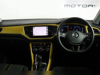 Used Volkswagen T-Roc 2019 for sale - 75365460: Photo