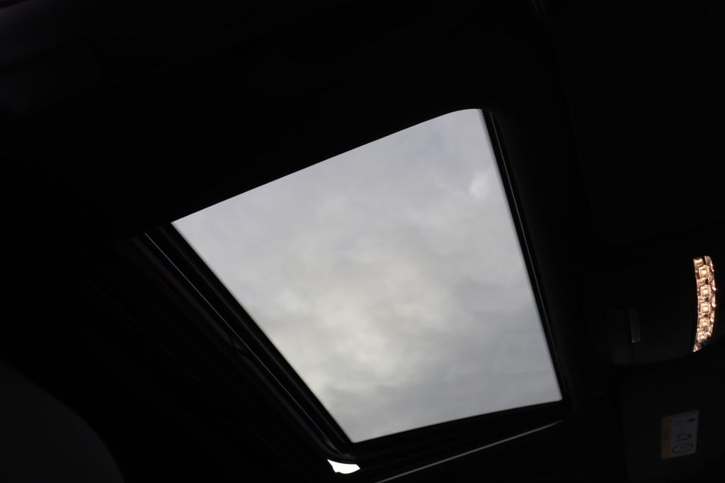 Used Mercedes-Benz EQC 2021 for sale - 76821054: Photo 2