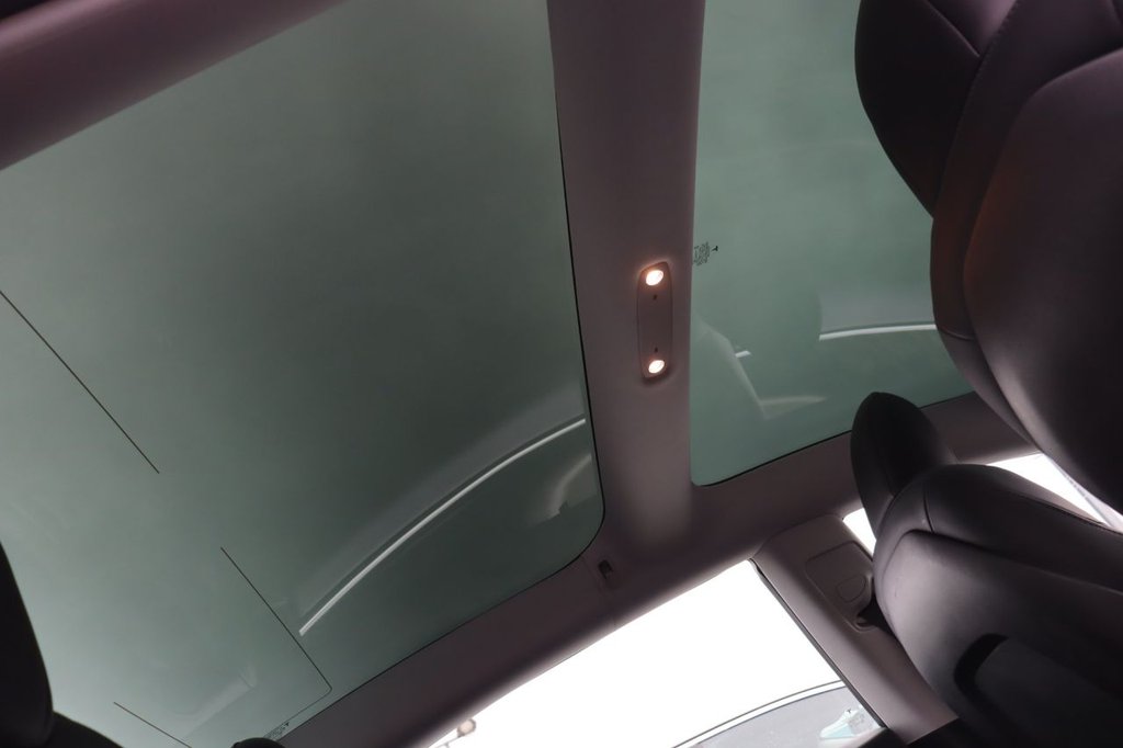 Used Tesla Model 3 2020 for sale - 76973074: Photo 2