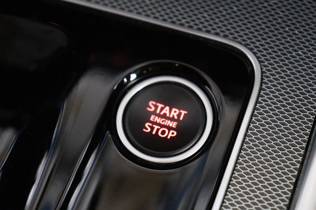 Used Jaguar XE 2020 for sale - 76345856: Photo 32