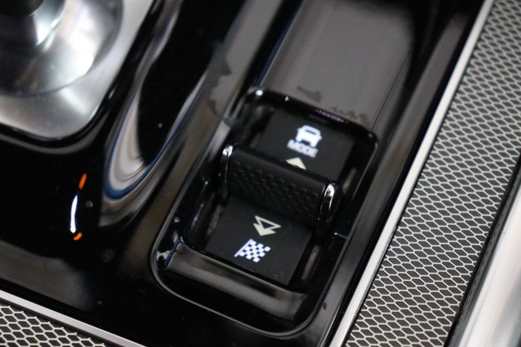 Used Jaguar XE 2020 for sale - 76345856: Photo 33