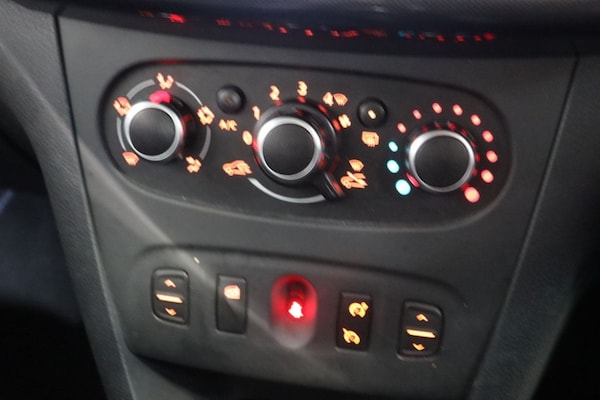 Used Dacia Sandero Stepway 2020 for sale - 76147679: Photo 23
