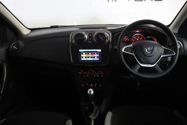 Used Dacia Sandero Stepway 2020 for sale - 76147679: Photo 2