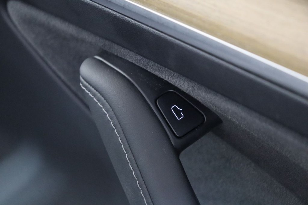 Used Tesla Model 3 2021 for sale - 76654628: Photo 19