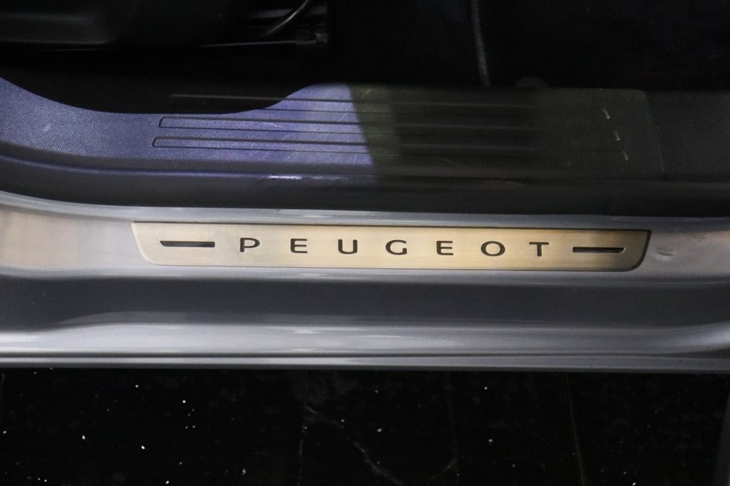 Used Peugeot E-2008 2022 for sale - 77547225: Photo 17
